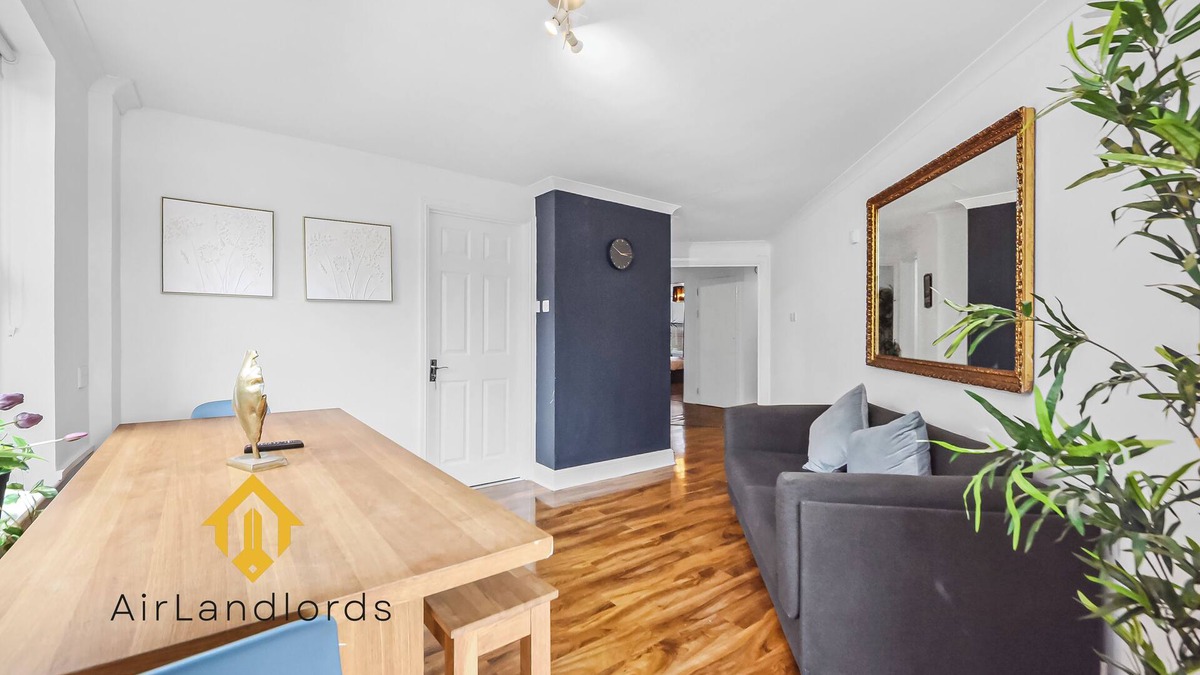 Surrey Docks Apartment | Superb 3 bedroom Flat- Amazing River view 5 stars
