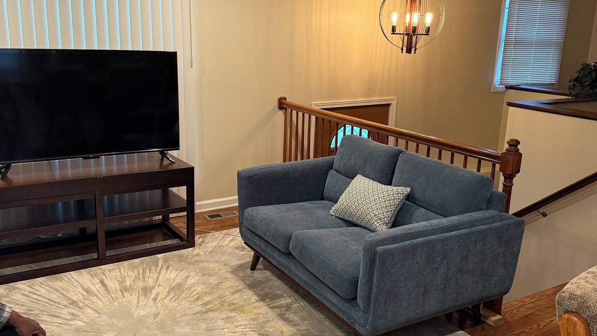 Chicago Heights House | Superb 3-bedroom house with fitness room in Chicago Heights