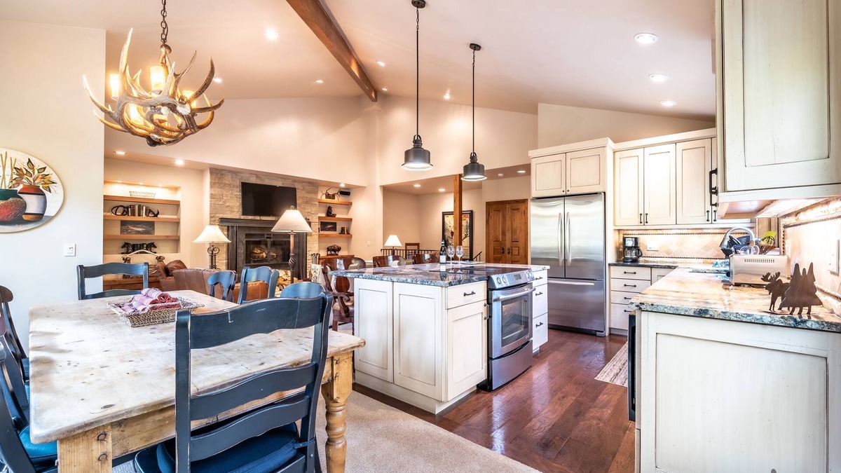 Vail Condo | Superb 3 BR Townhome in Cascade Village w/Bikes, Shared Spa, Sauna & Cold Plunge