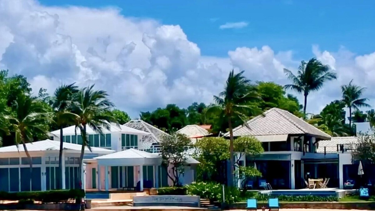Rayong Villa | Superb 4 bedroom villa on the beach with a private swimming pool .