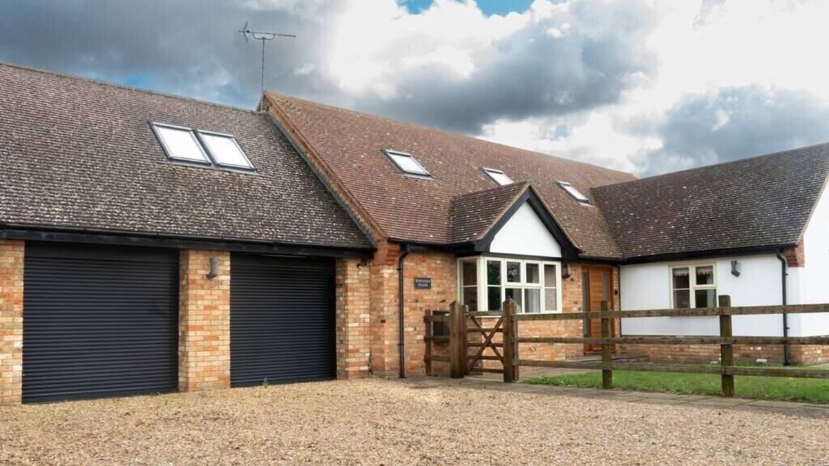 Wyton House | Superb 4BD Stay in Wyton and Houghton Village