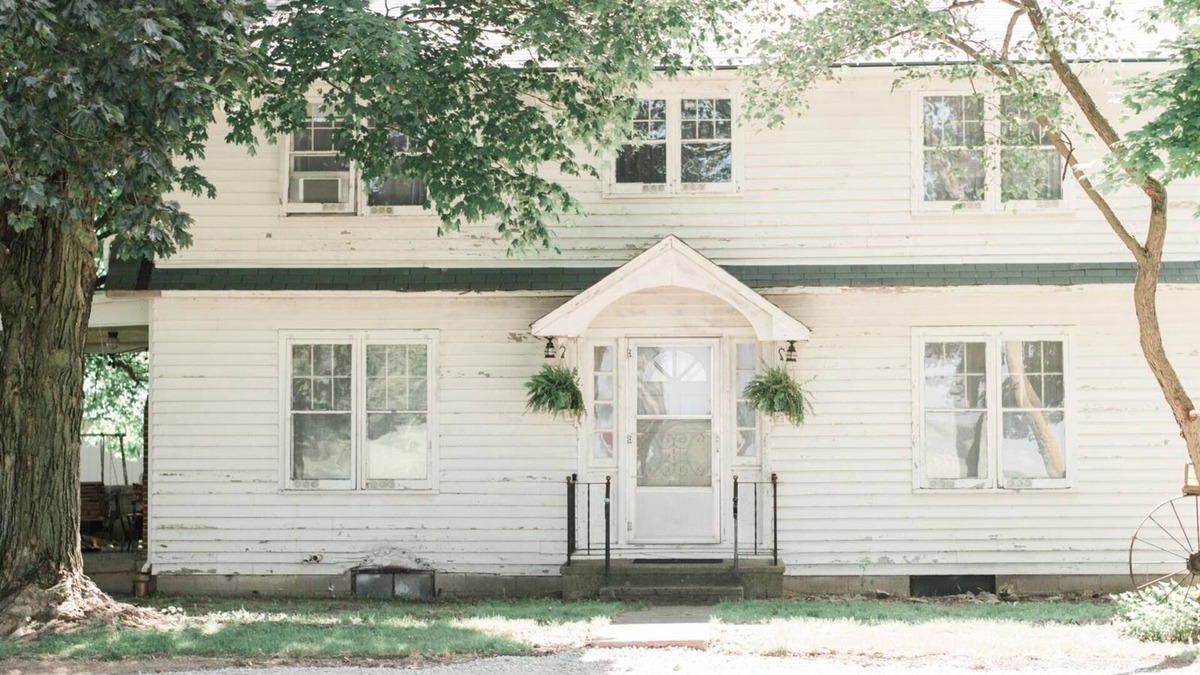 Goshen Other | Superb 5-bedroom farmhouse in Goshen with WiFi, AC