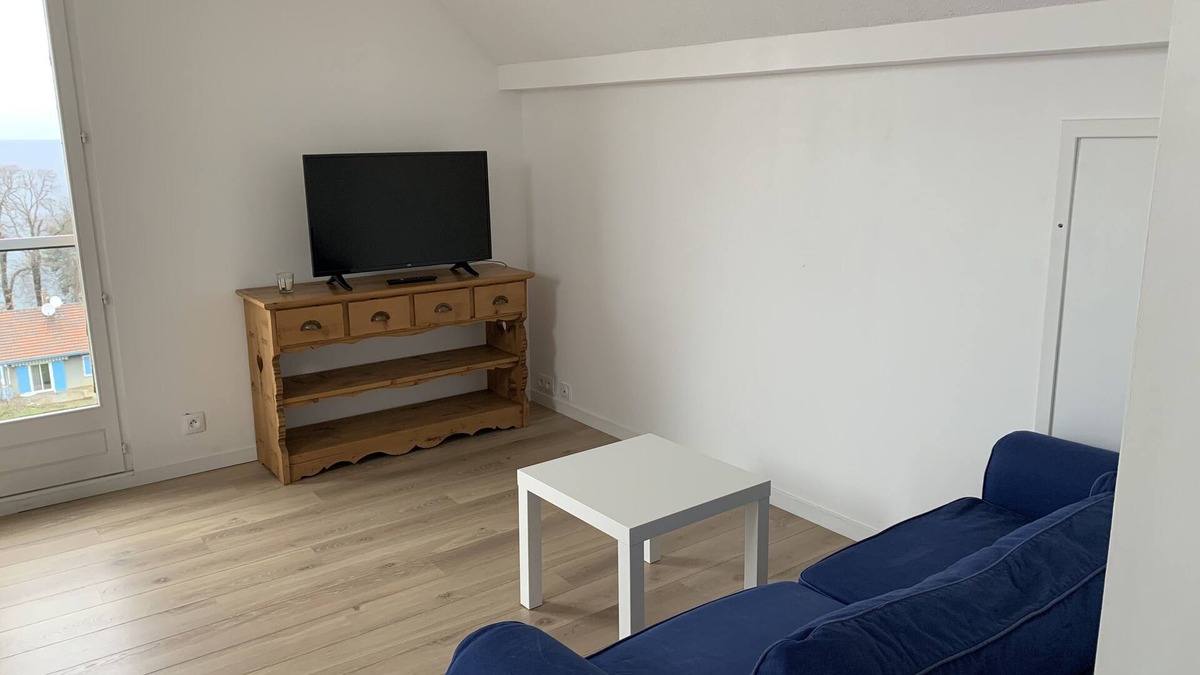 Lugrin Apartment | Superb accommodation with lake view