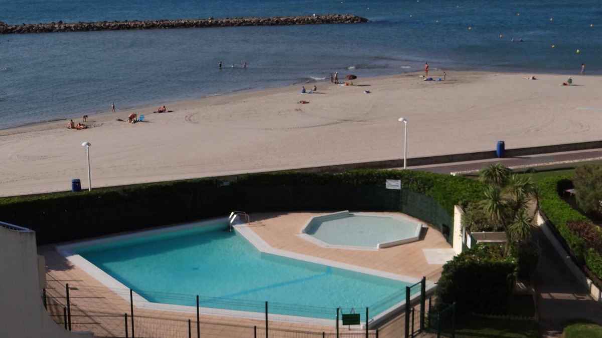 Palavas-les-Flots Apartment | Superb apartment in luxury residence, swimming pool, view, seafront, private parking