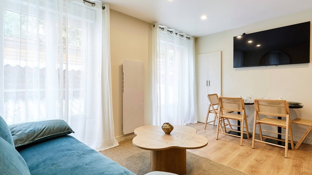 Charonne Apartment | Superb Apartment Center of Paris