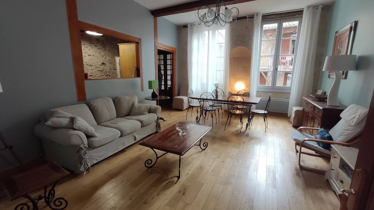 Lectoure Apartment | SUPERB APARTMENT IN THE HEART OF LECTOURE