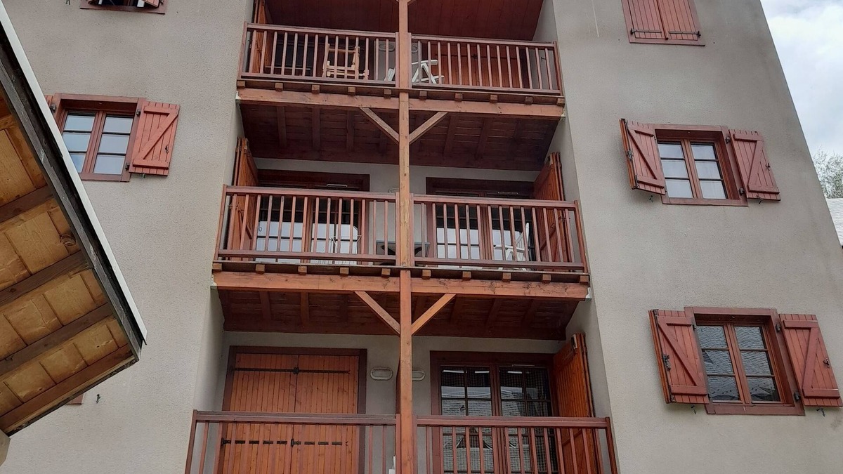 Cauterets Apartment | Superb apartment with heated outdoor pool in summer (July and August).
