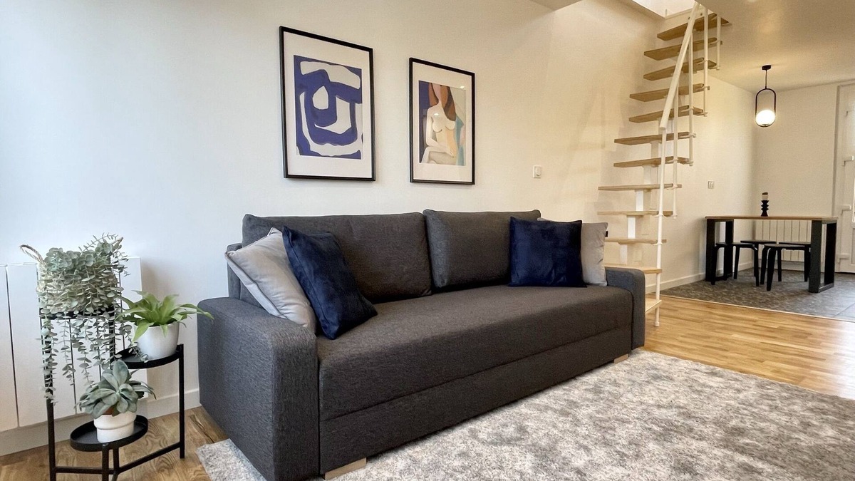 Chartres Apartment | Superb apartment with Fiber WiFi and parking in charming Chartres