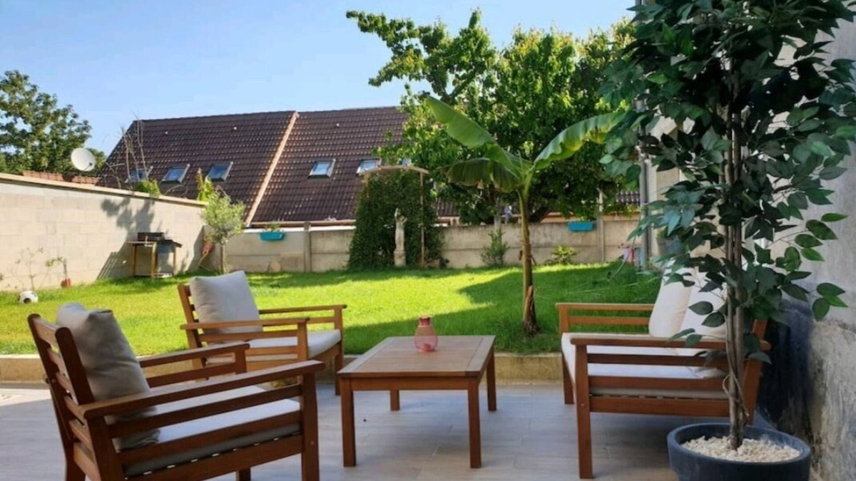 Villejuif Apartment | Superb apartment with garden