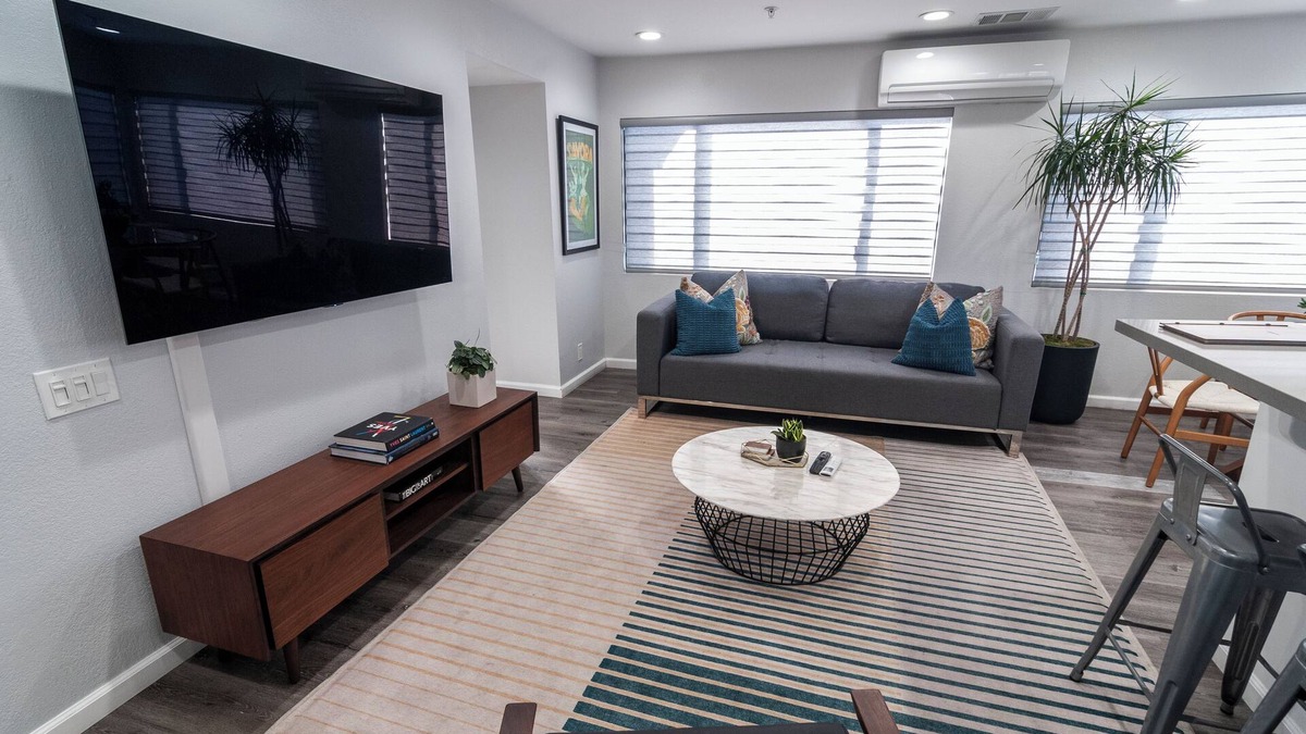 Peninsula House | Superb Beach House: 2 King Suites 2.5 Baths Steps to Beach Sleeps 6
