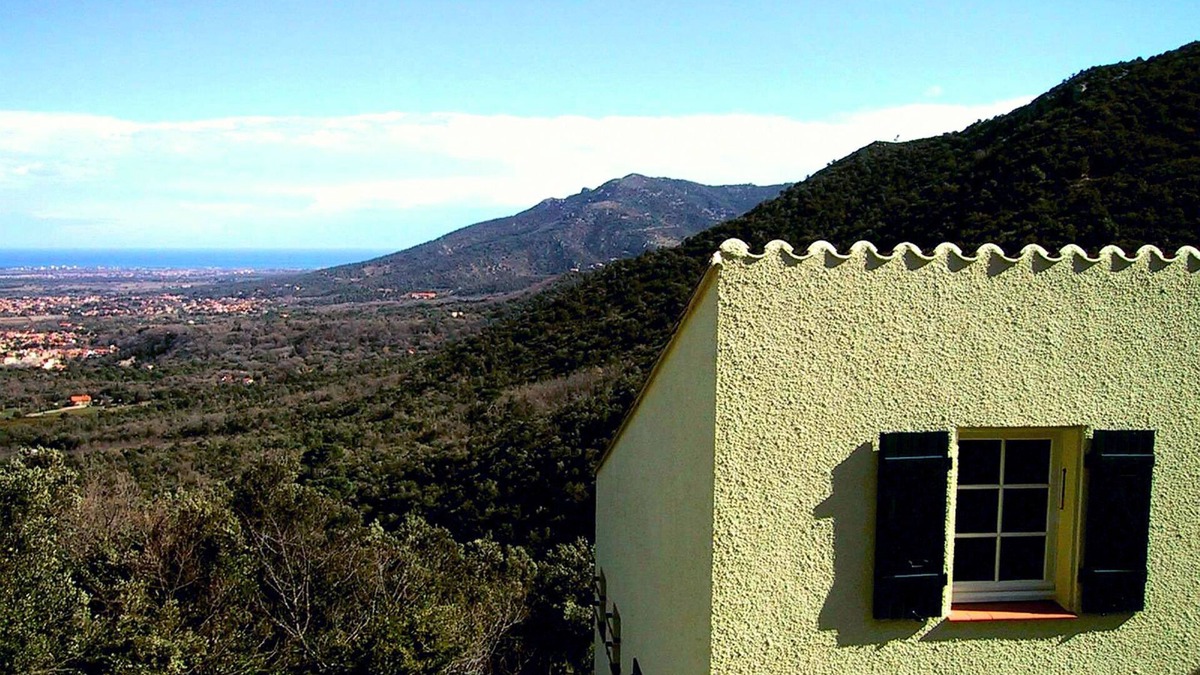 Laroque-des-Alberes Villa | Superb Catalan Villa with private swimming pool and stunning views