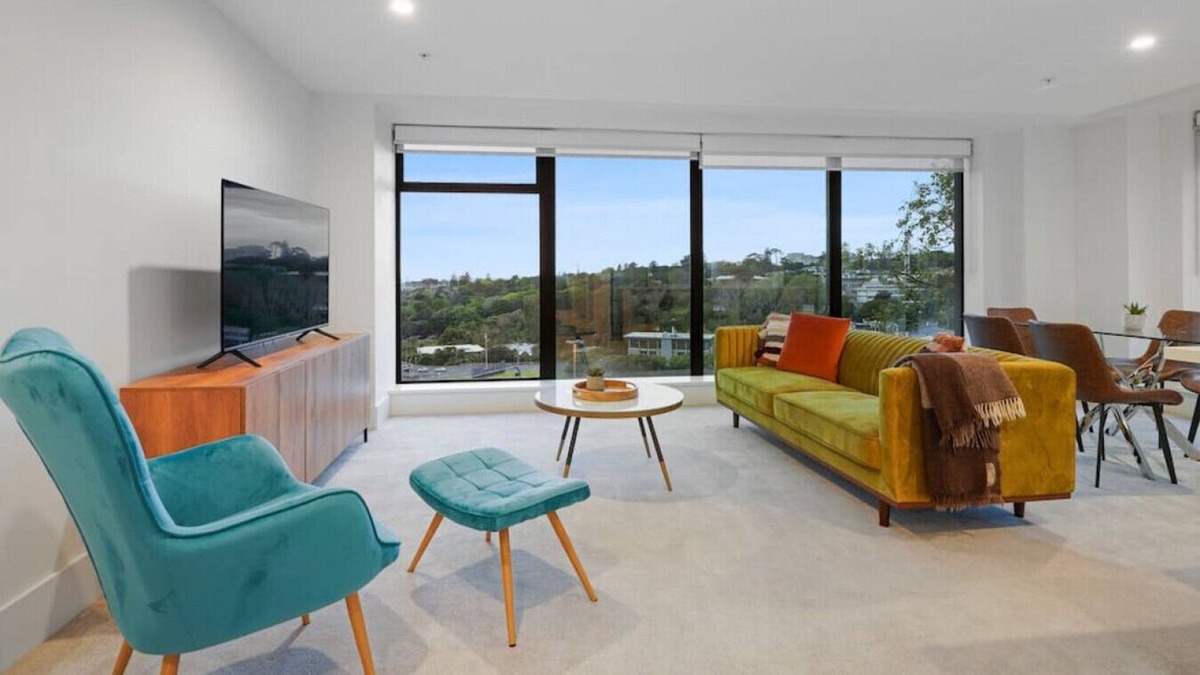 Grafton Apartment | Superb Central City Apt | Sea- Park-Street Views