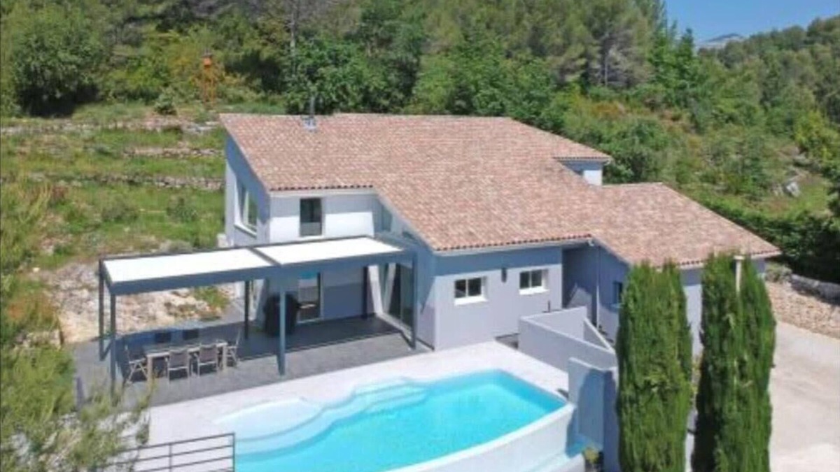 Le Collet Villa | Superb contemporary villa with pool and garden
