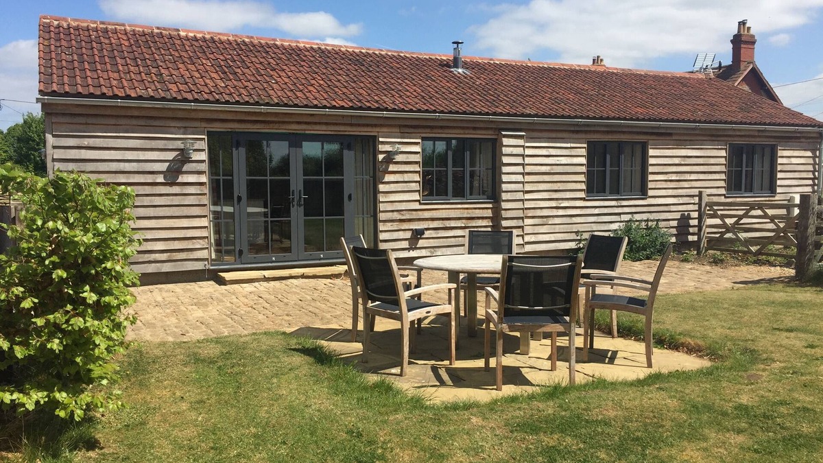 South Wraxall House | Superb converted Old Dairy, spacious, well equipped in quiet rural location
