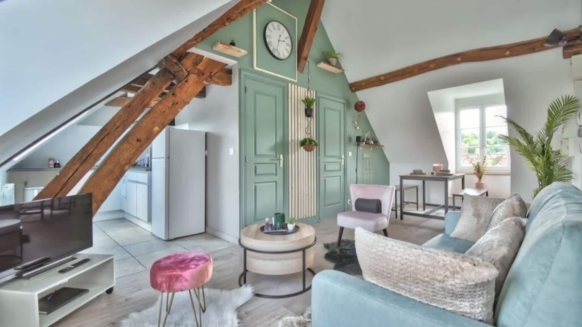 Nogent-le-Roi House | Superb Downtown Apartment