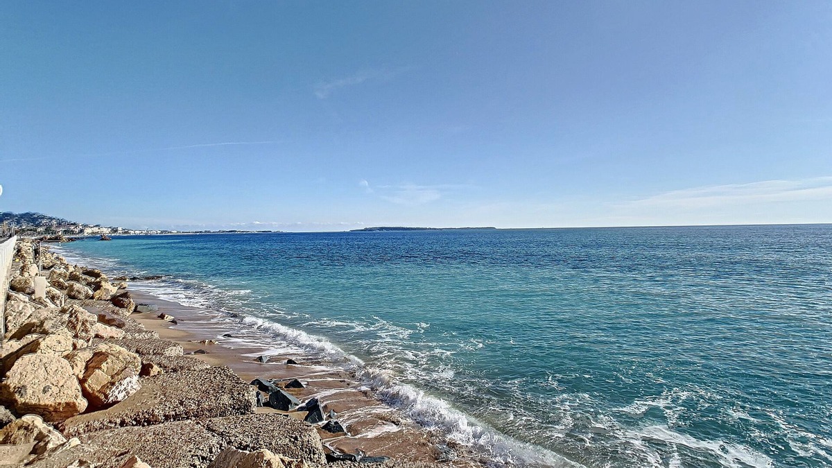 Cannes La Bocca Apartment | Superb duplex apartment 200 m from the sea and town center