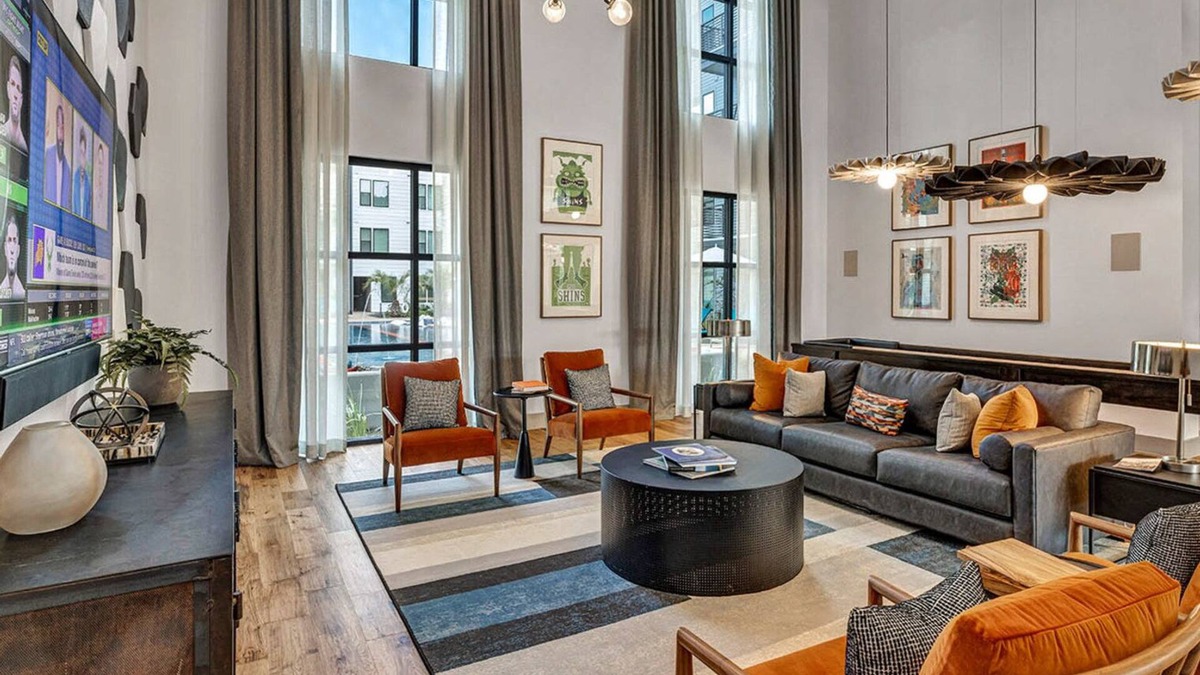 Govalle Apartment | Superb East Austin 2BR w/Gym, Deck & Airport Access, by Blueground