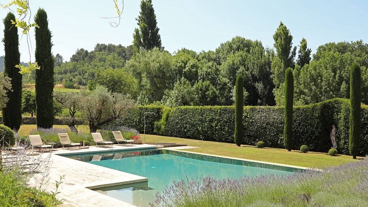 Bonnieux House | Superb Farmhouse: Tennis, Infinity Pool, Vineyard, Sleeps 10