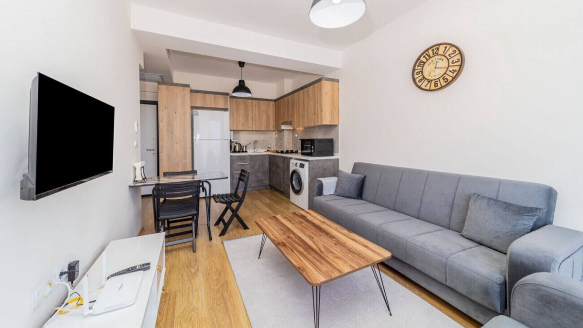 Kepez Apartment | Superb Flat with Shared Pool in Kepez