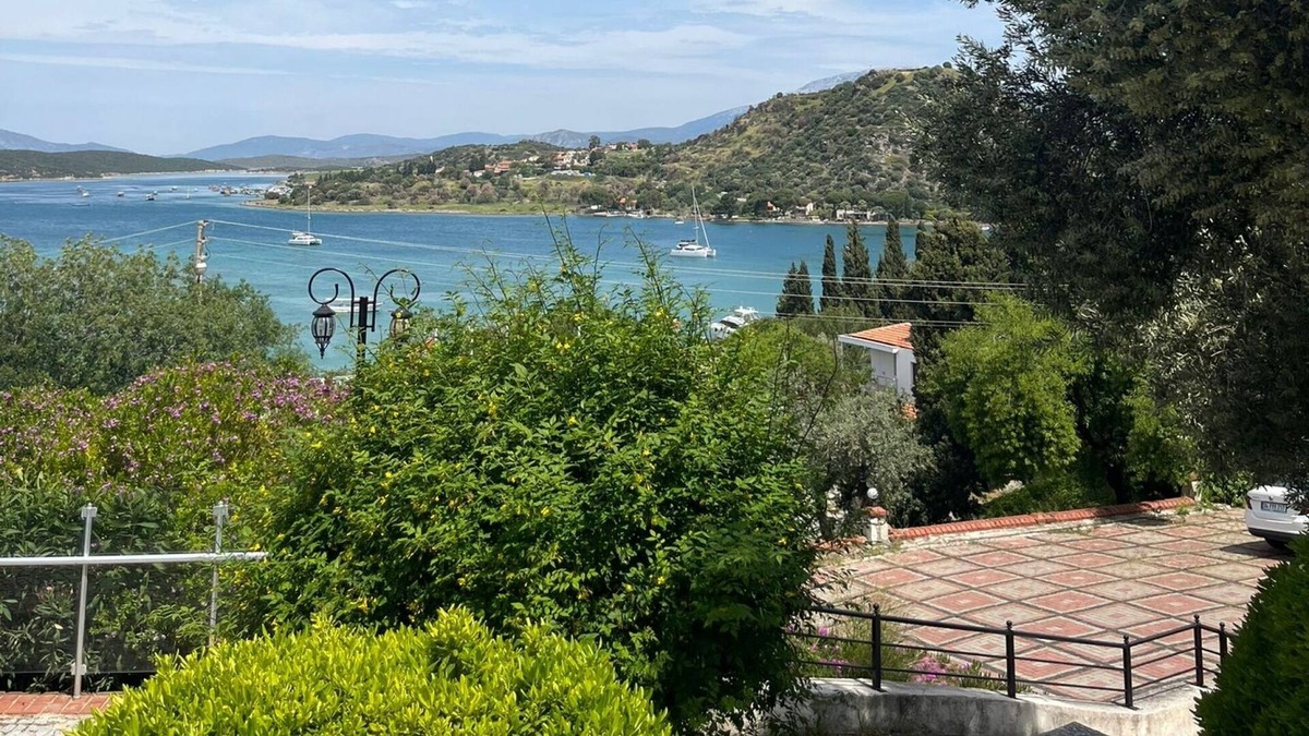 Ildır Koyu Apartment | Superb Flat with Shared Pool in Cesme, Ildir
