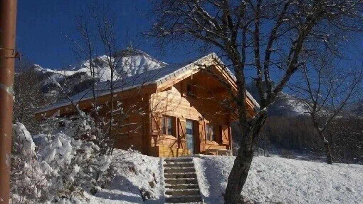 Saint-Michel-de-Chaillol Ski Chalet | Superb solid wood chalet near the slopes and the park