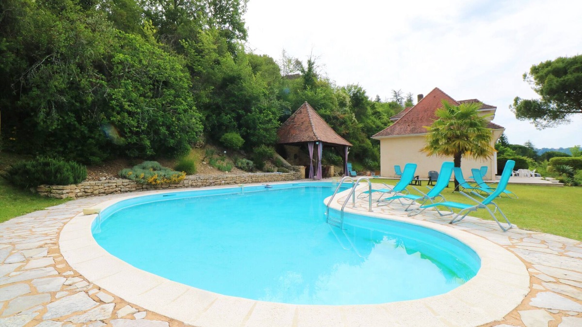 La Fagette House | SUPERB HOLIDAY HOUSE WITH PRIVATE POOL, 800M FROM SHOPS AND RESTAURANTS