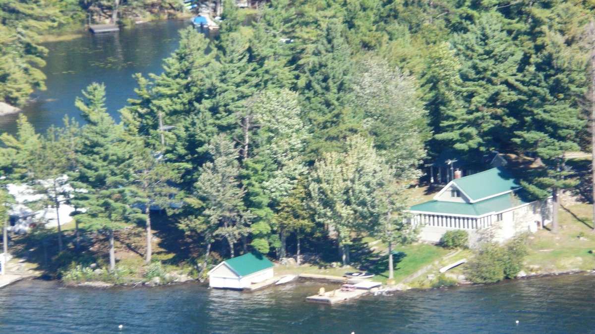 Town of Hermon Cabin | Superb Lake House For Your Family Vacation - Trout Lake Waterfront