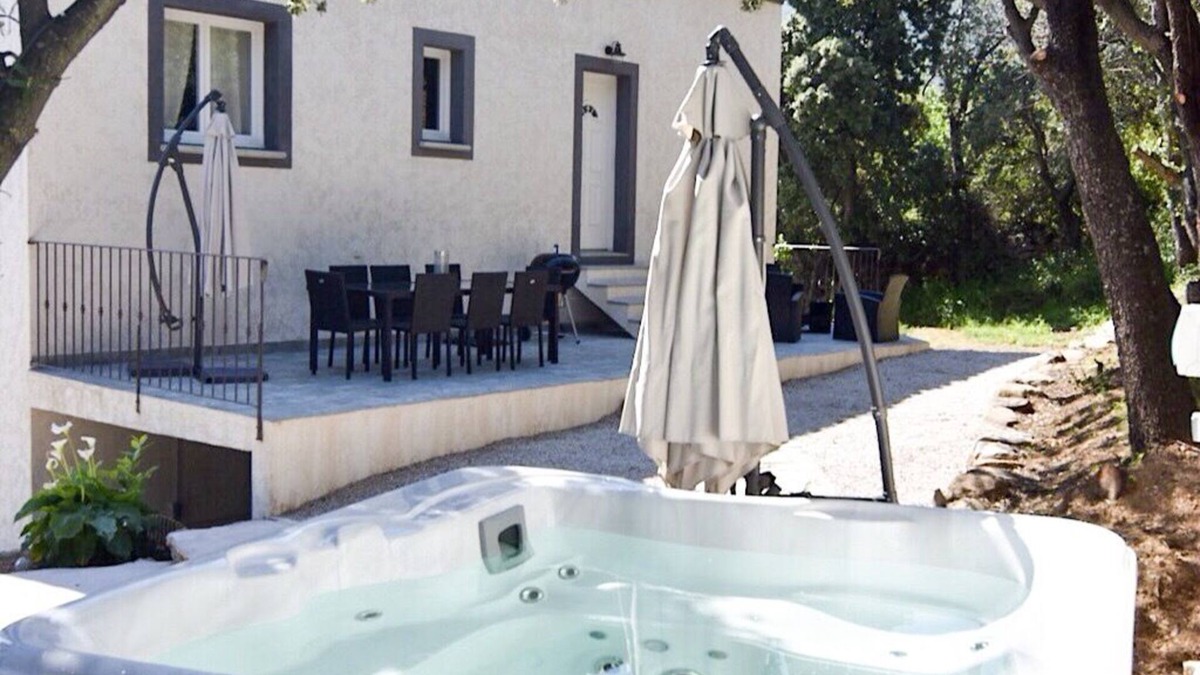Calenzana Apartment | Superb luxury apartment heated pool jacuzzi boulodrome superb view
