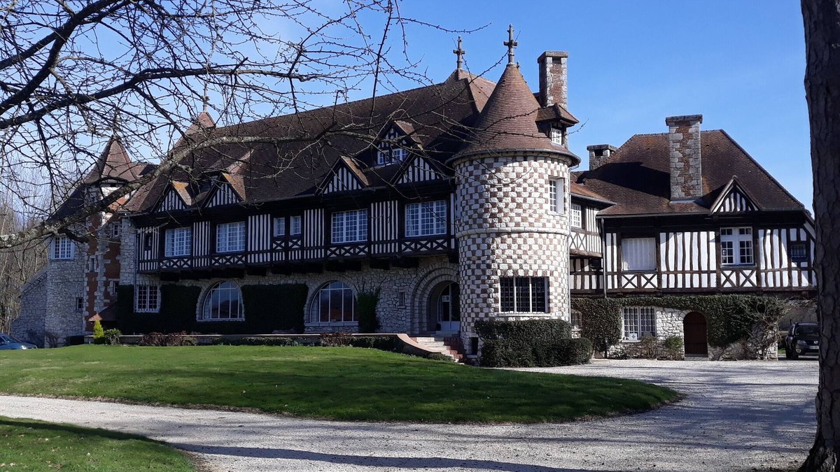 Les Chapelles-Bourbon House | Superb manor house 15 minutes from Disneyland and 45 minutes from Paris