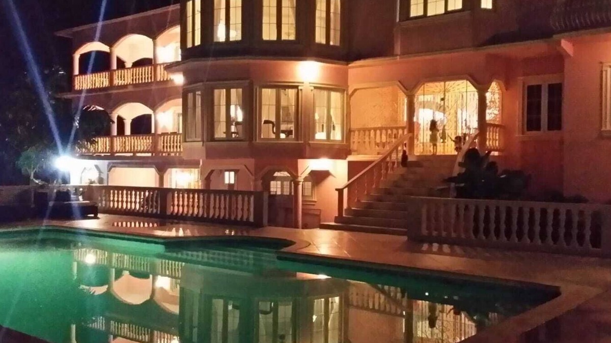 Plantation Village House | Superb mansion with views over the blue Carribean.
