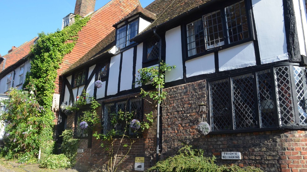 Rye House | Superb medieval house with spacious private garden in the centre of Rye
