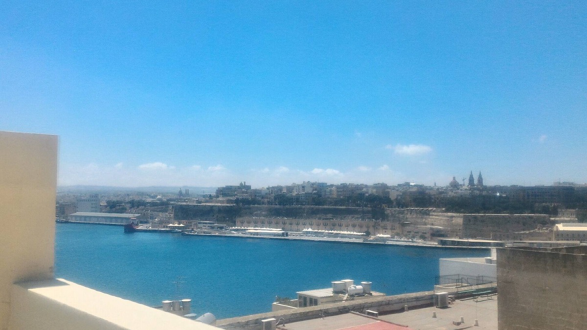 Senglea House | Superb medieval townhouse with great Valletta sea views