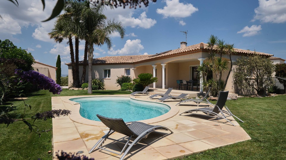 Saint-Hippolyte Villa | Superb new air-conditioned villa with swimming pool, 10 minutes from the beaches, and shopping areas.