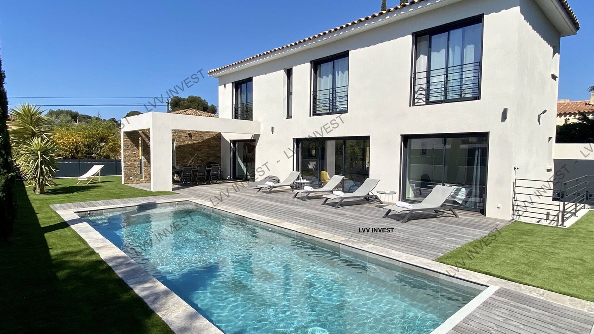 Sanary-sur-Mer Villa | Superb new villa with heated pool, 300 m from the beach, in Sanary - Bandol