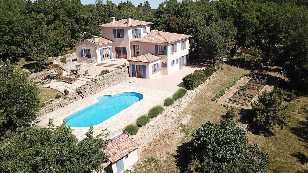 Flassans-sur-Issole Villa | Superb Provençal villa for holidays with family or friends