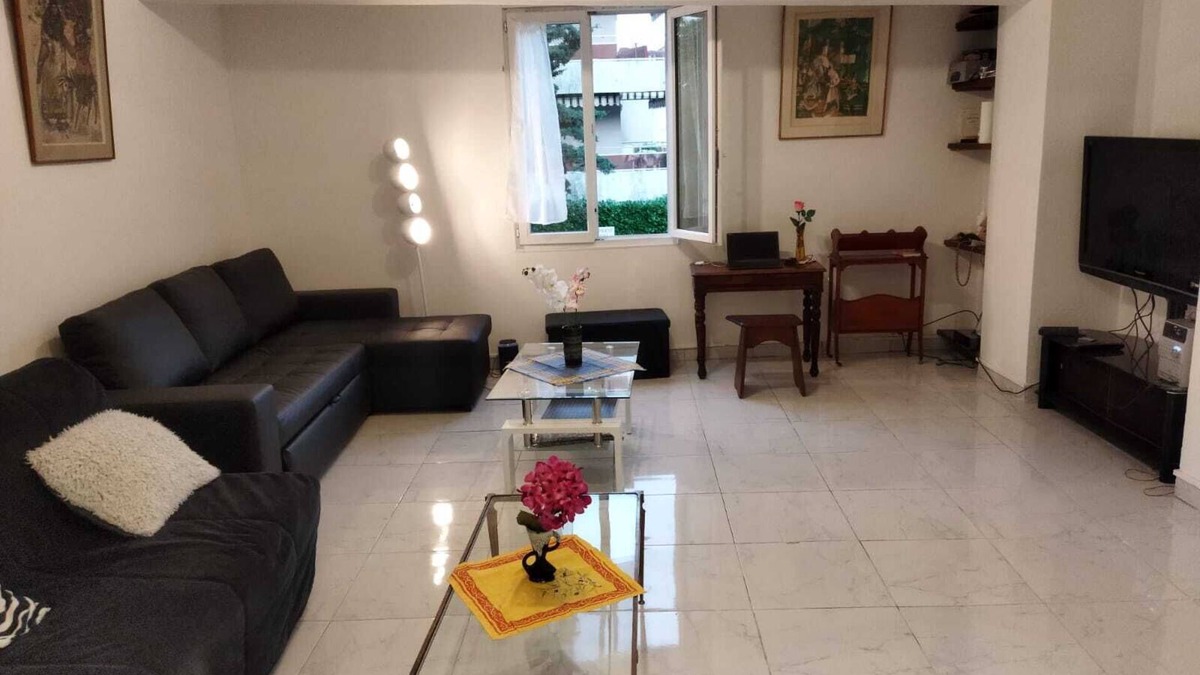 Carnot Apartment | Superb, quiet, comfortable studio 15 minutes' walk from Croisette