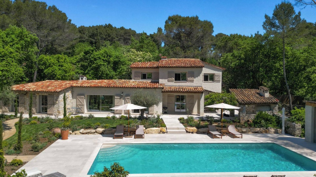 Le Collet Villa | Superb renovated villa with pool