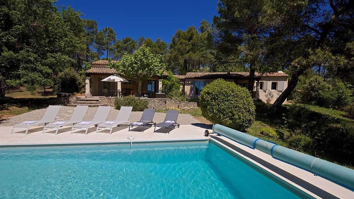Roussillon Villa | Superb renovated Provencal villa with heated pool, in a quiet pine forest