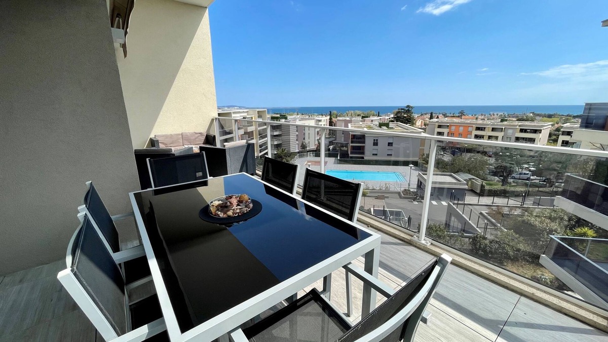 Bastide Giraud Apartment | Superb sea view apartment in Villeneuve-Loubet