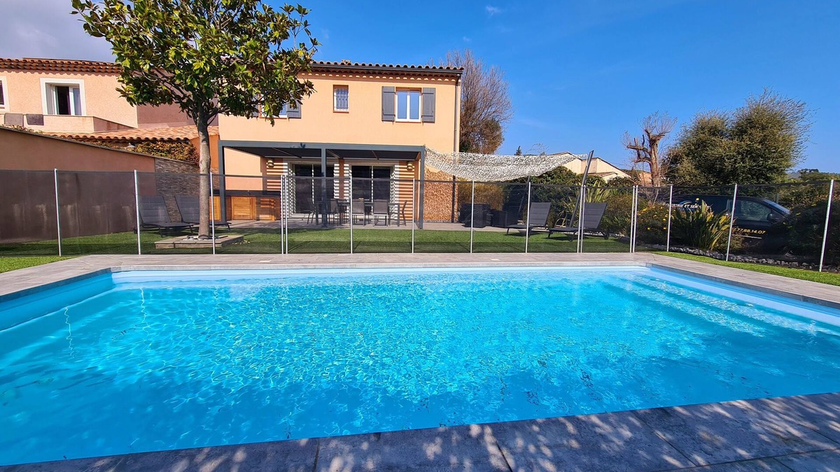 Plage de la Garonnette Villa | Superb villa near beach clim private pool