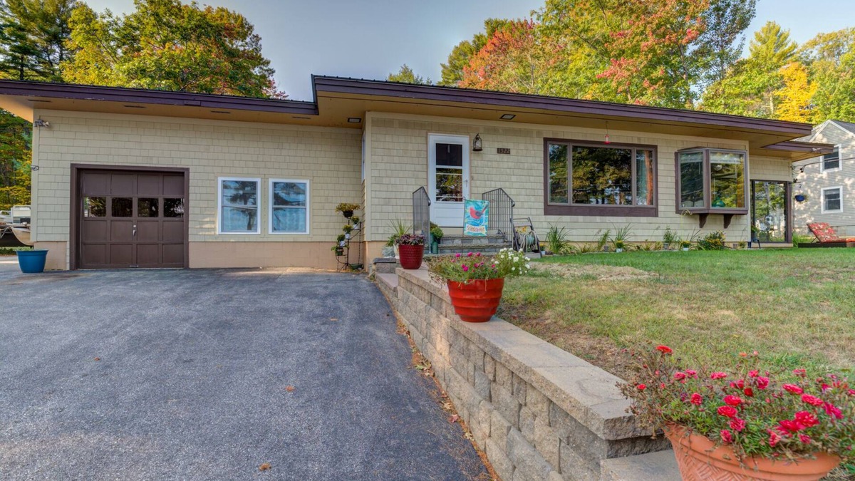 Standish House | SUPERB VIEW BIG SEBAGO LAKE WESTERN SIDE OF LAKE