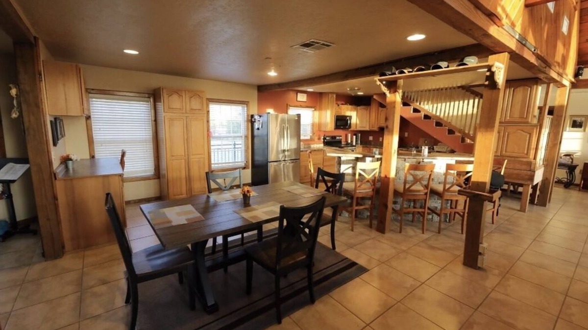 Comanche County Cabin | Superb view Lake Ellsworth! Log cabin in the country.