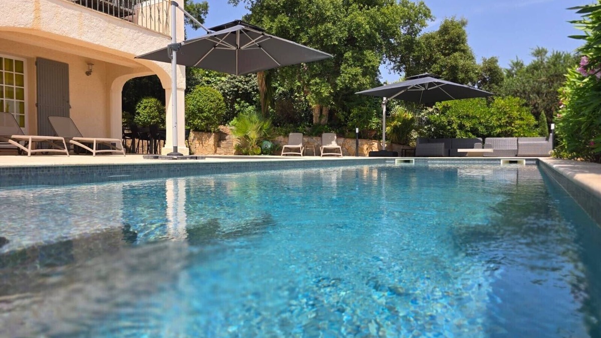 Plage de la Garonnette Villa | SUPERB VILLA (220m2), SEA AND VIEW BETWEEN ST MAXIME AND ISSAMBRES