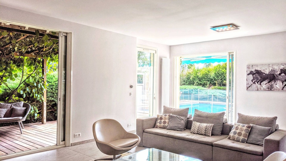 Barbizon Villa | Superb Villa in Barbizon , Superb Villa with Private Pool and tennis