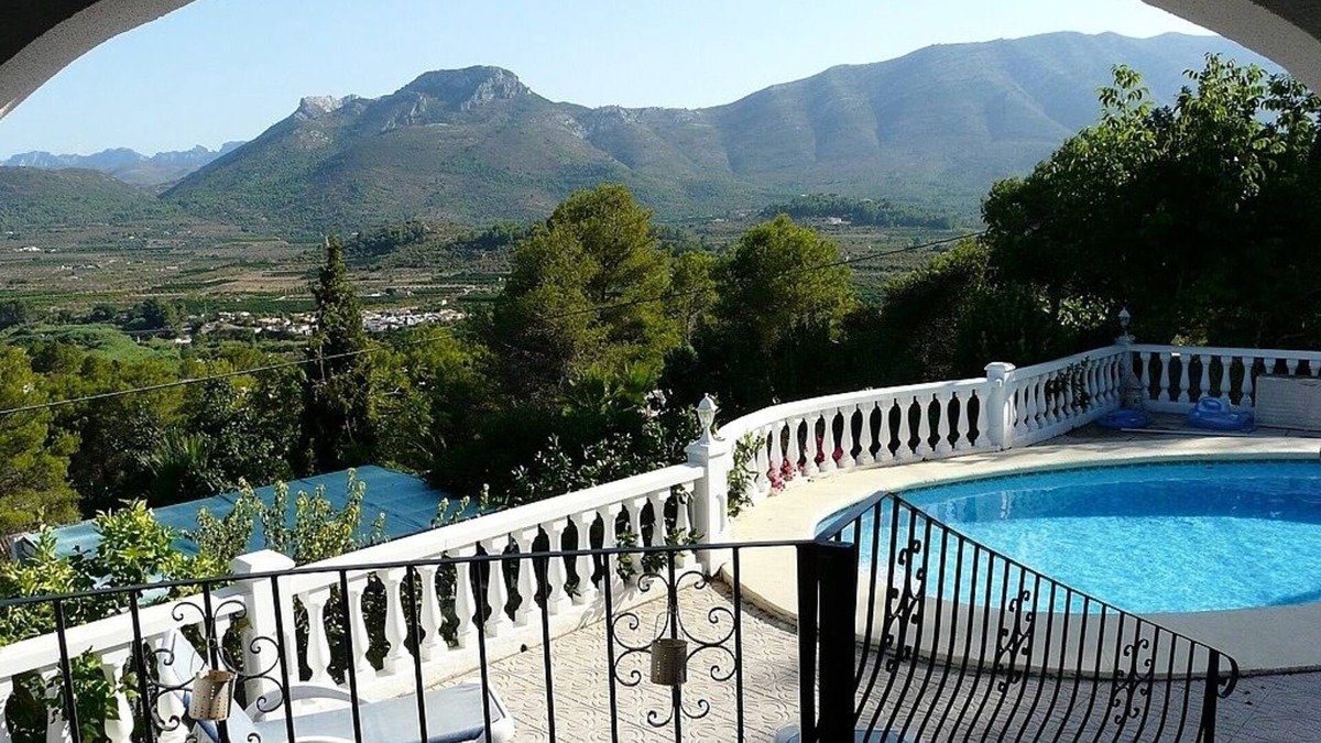 Alcalali Villa | Superb Villa with Stunning Mountain and Valley Views