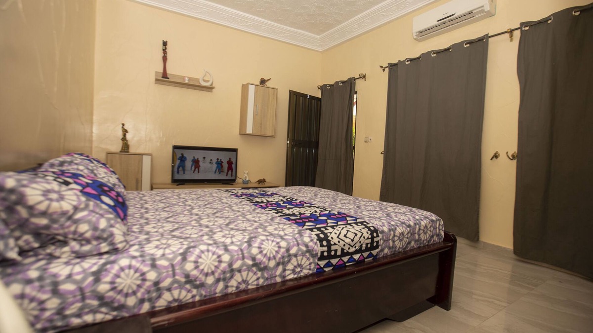 Porto-Novo Apartment | Superbe Appartement 1 lit de 2 Place Avec Douche Personel Ideal Pour 2 Personnes
