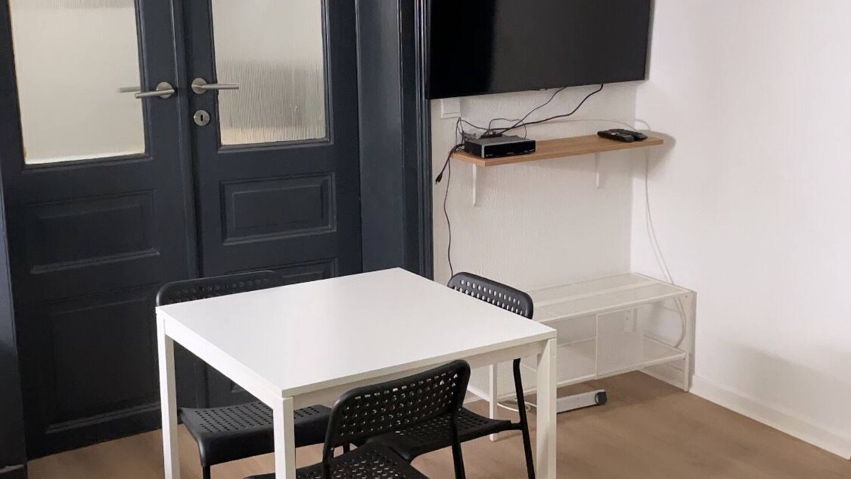 Anneessens Apartment | Superbe Appartement Haut Plafond Lumineux Central