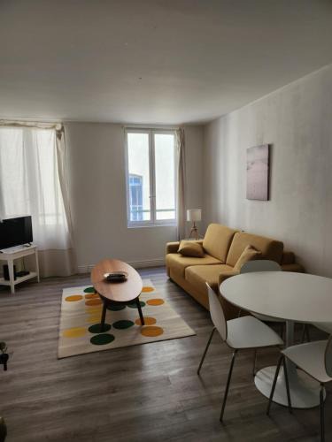 Les Grands Carmes Apartment | SUPERBE STUDiO LE PANIER NO EXTRA FEES historic district