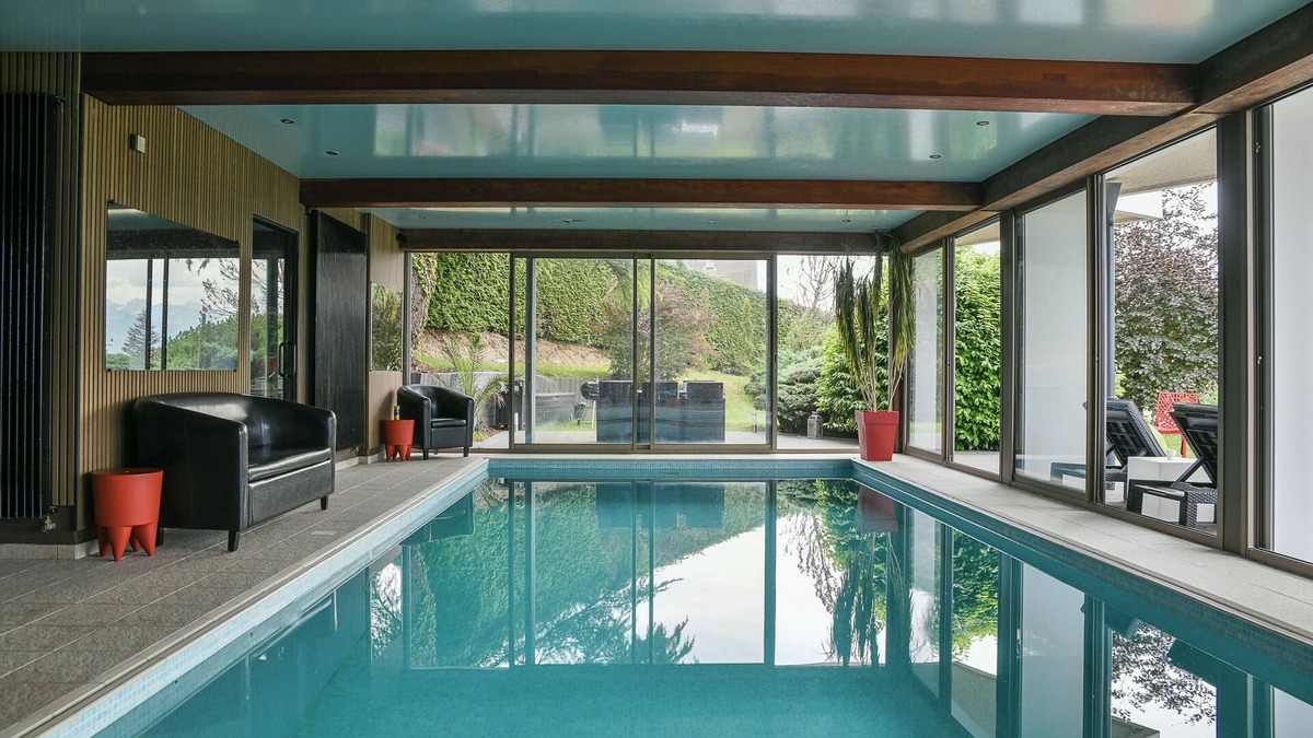 Lucinges Villa | Superbe Villa Avec Piscine Intérieure