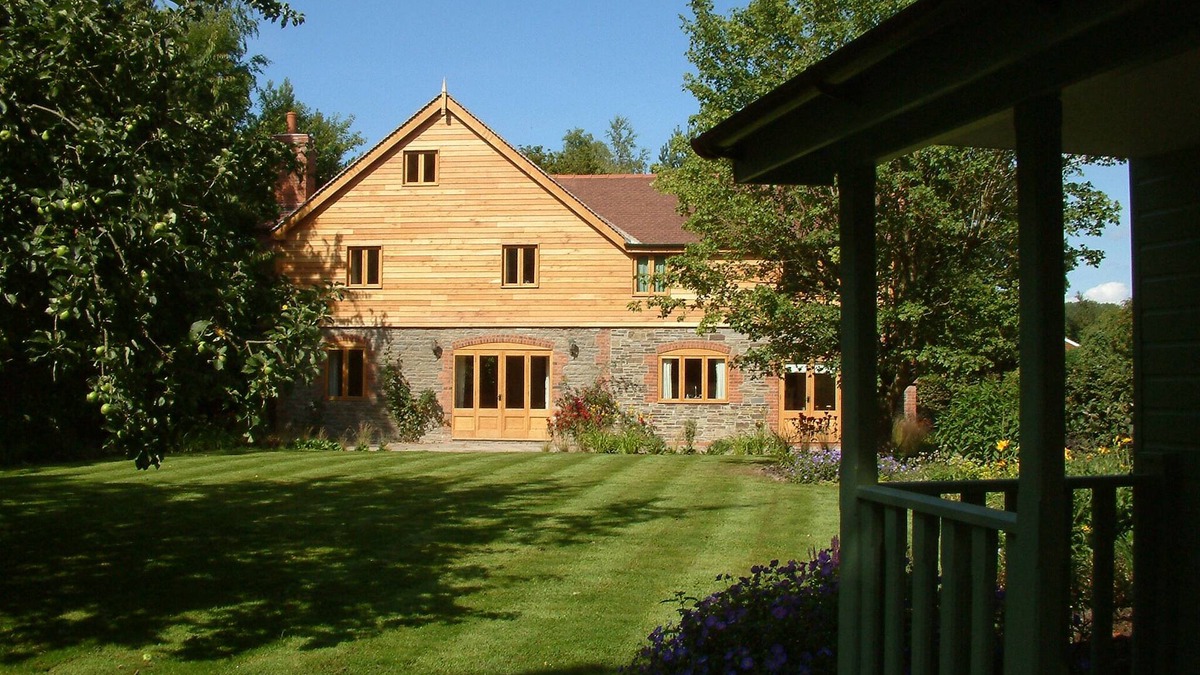 Hoptonheath Cottage | Superbly Renovated, Unique Country Cottage